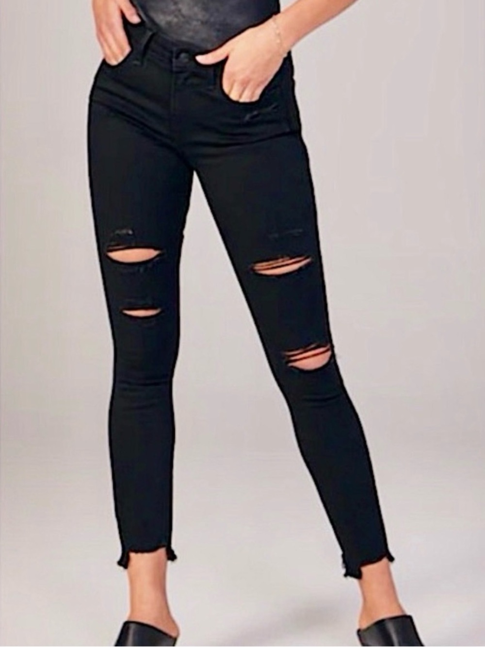 NWT Abercrombie & Fitch size 26 Women's Black Distressed ankle Jeans